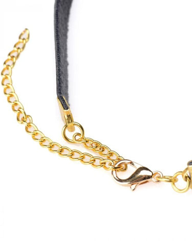 Detailed shot of the Posh Pet Gold Ring Slim Beginner Bondage Choker's gold chain attachment, enhancing the design for a chic and luxurious look.